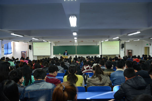 朱林鹏老师宣布比赛开始.JPG 朱林鹏老师宣布比赛开始.JPG