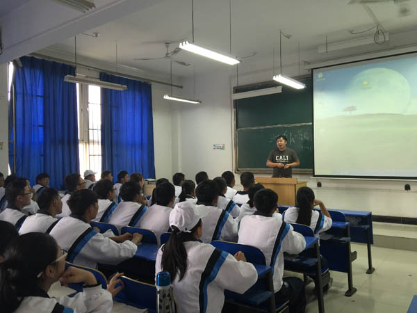 经贸学院15级袁美 (3).JPG