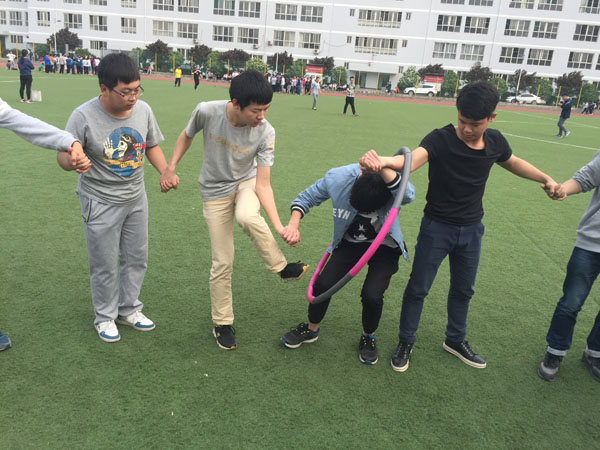 传呼啦圈.jpg 传呼啦圈.jpg