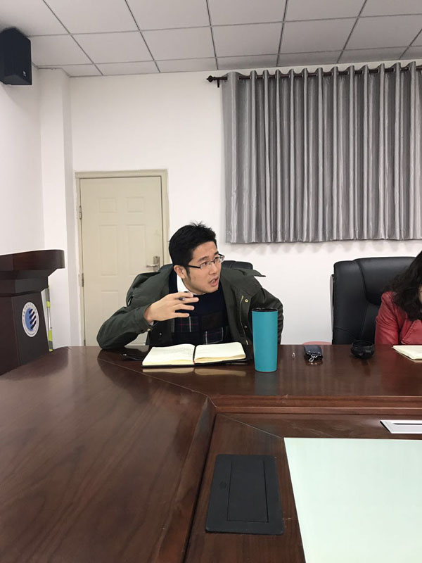 鹿龙老师发言.jpg 鹿龙老师发言.jpg